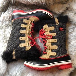SOLD Sorel tofino tweet brown snow boots